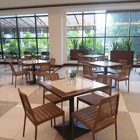 Dohera Hotel Cebu Stadt Exterior foto