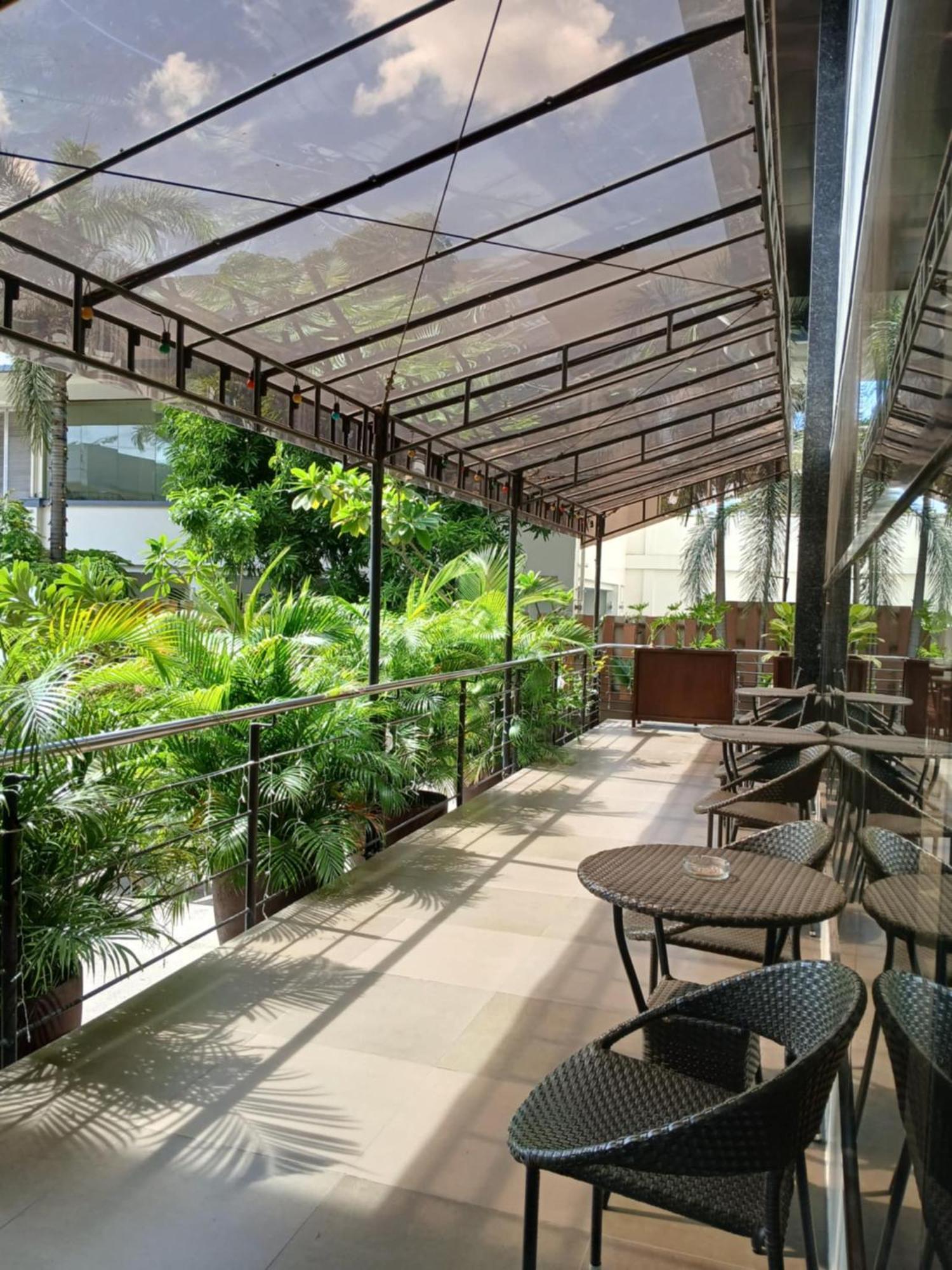 Dohera Hotel Cebu Stadt Exterior foto
