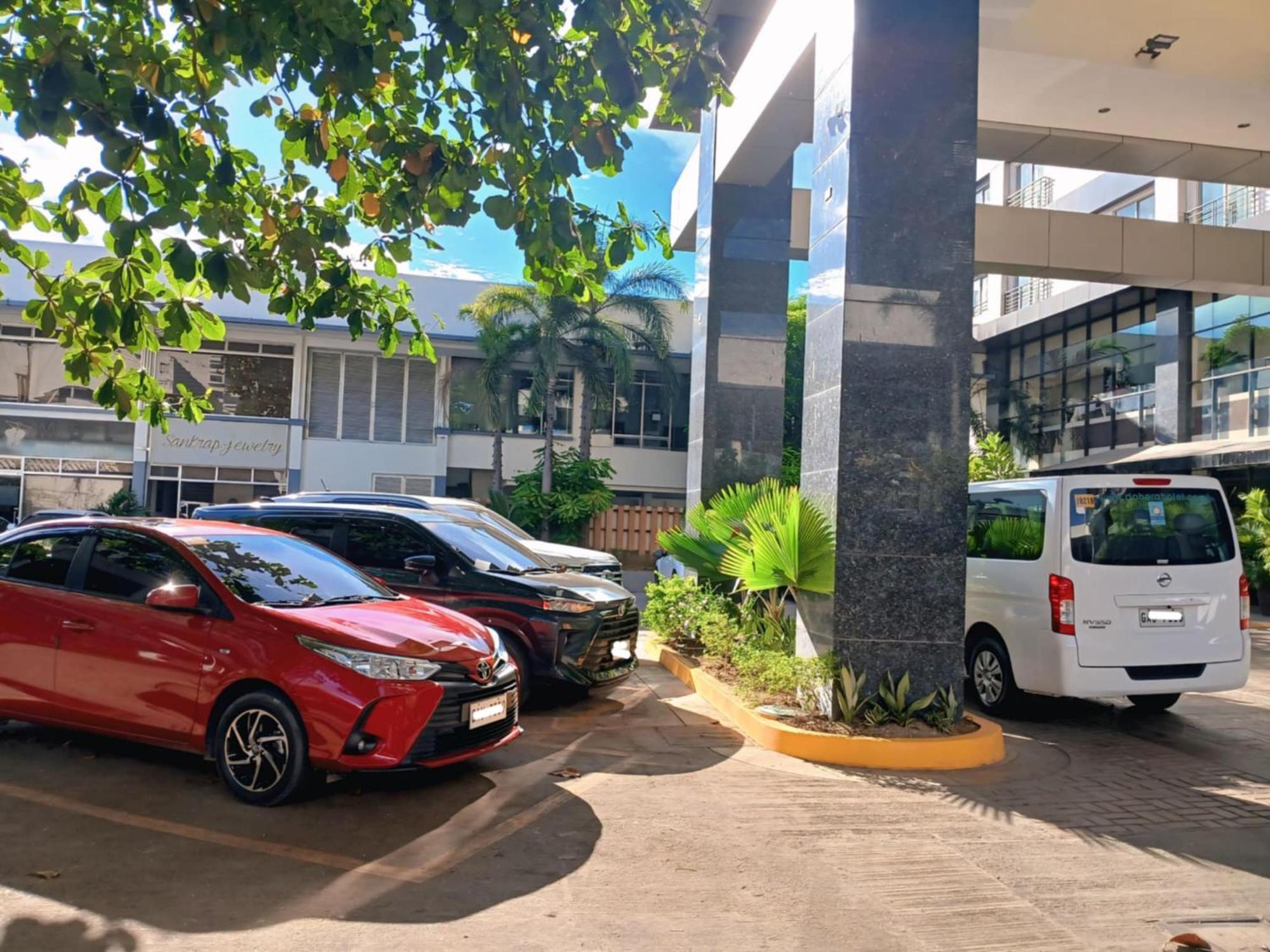 Dohera Hotel Cebu Stadt Exterior foto